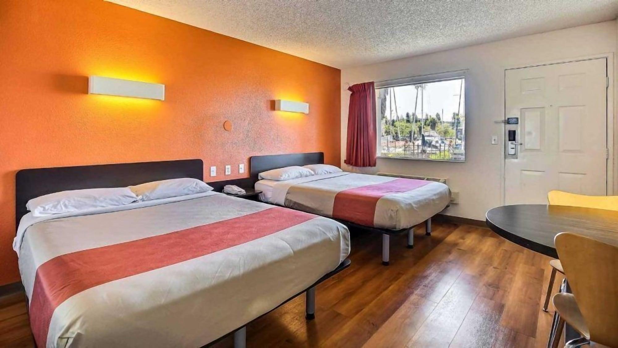 Motel 6-Oakland, Ca - Embarcadero Exterior photo